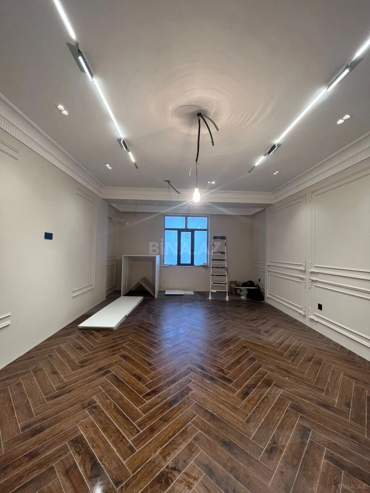 Satılır 3 otaqlı mənzil 110 m²