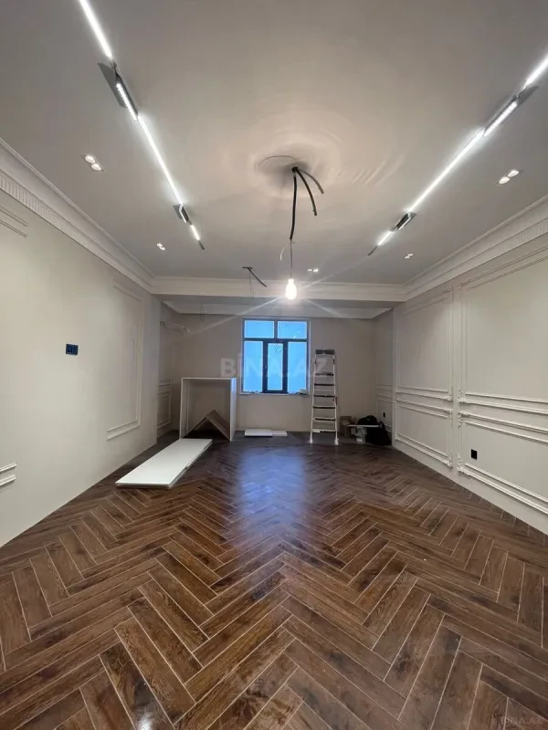 Satılır 3 otaqlı mənzil 110 m²