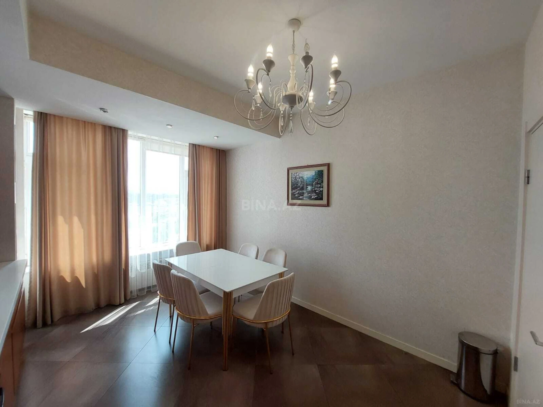 Kirayə verilir 3 otaqlı mənzil 150 m²