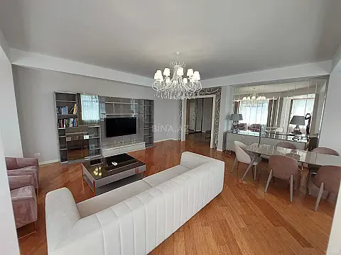 Kirayə verilir 3 otaqlı mənzil 150 m²