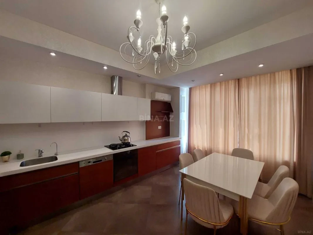 Kirayə verilir 3 otaqlı mənzil 150 m²