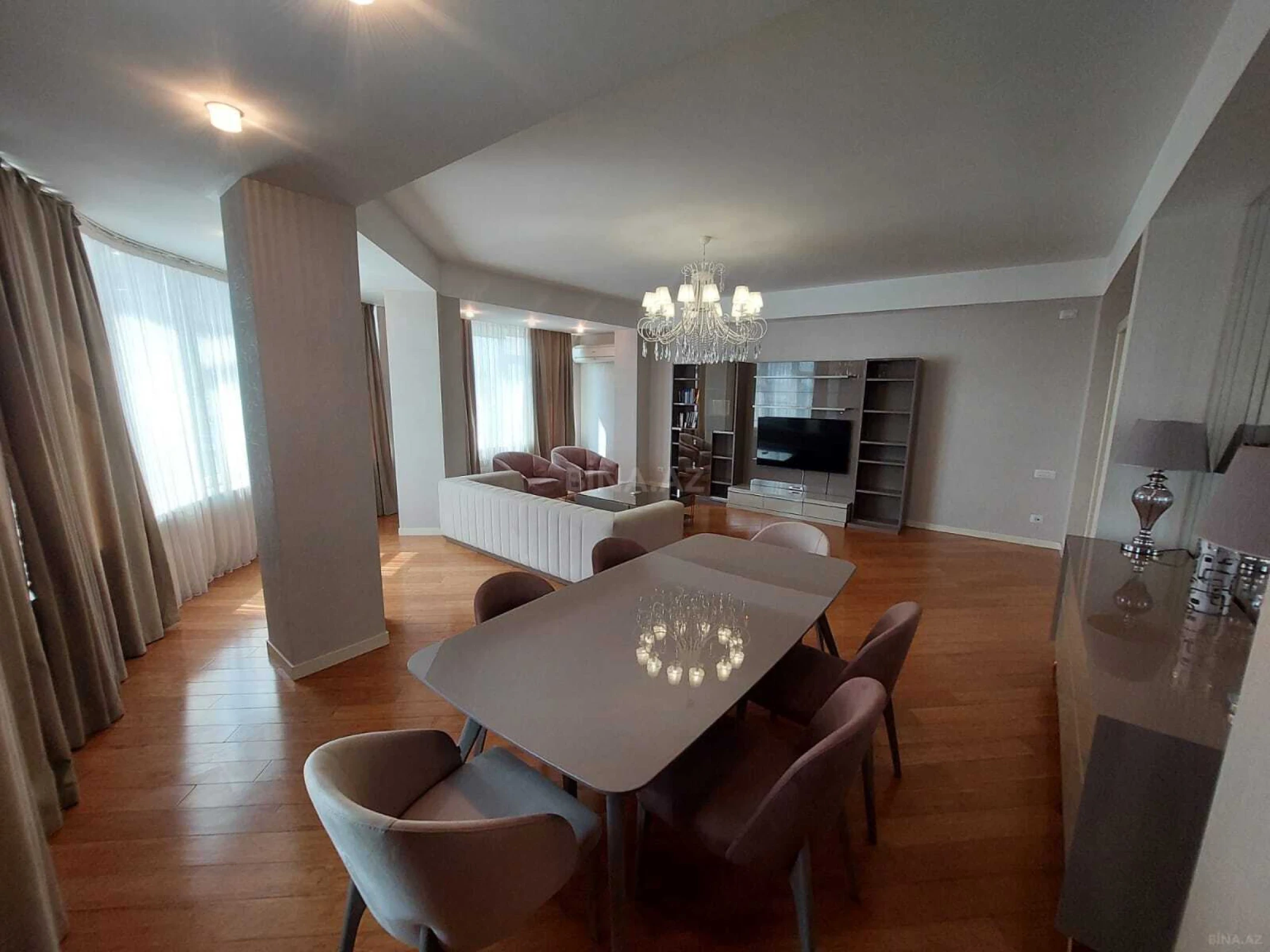 Kirayə verilir 3 otaqlı mənzil 150 m²