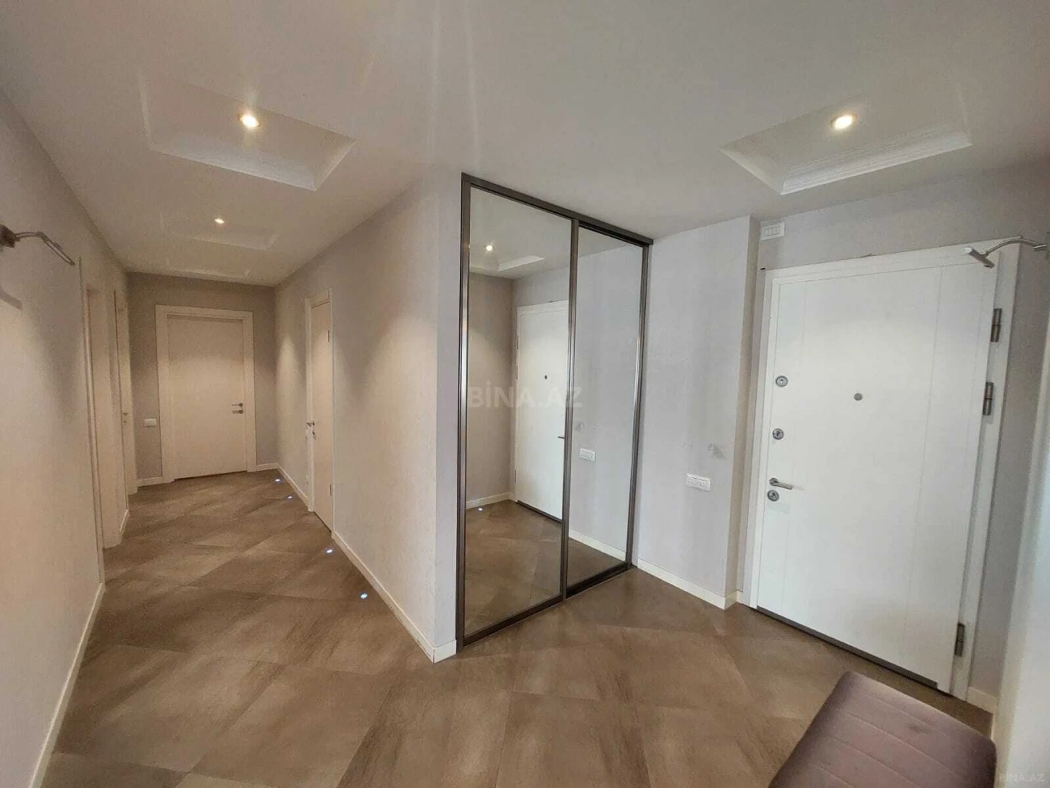 Kirayə verilir 3 otaqlı mənzil 150 m²
