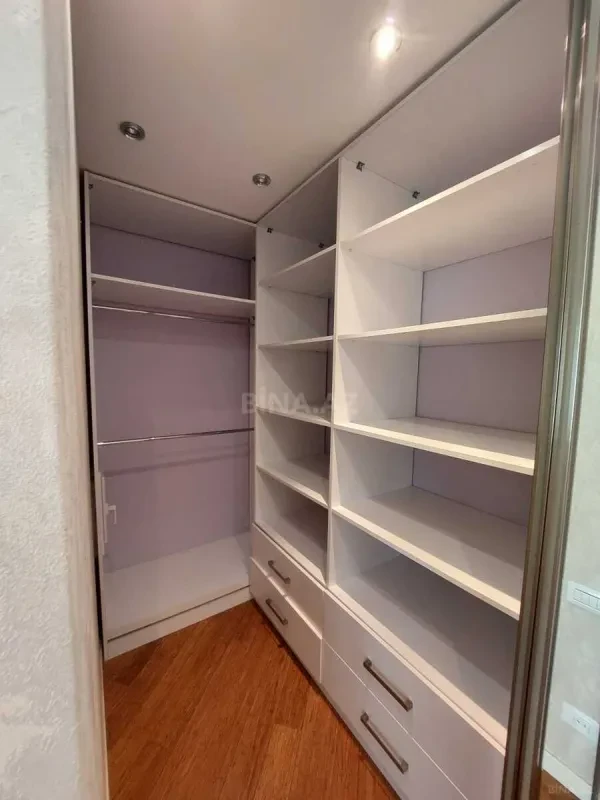 Kirayə verilir 3 otaqlı mənzil 150 m²
