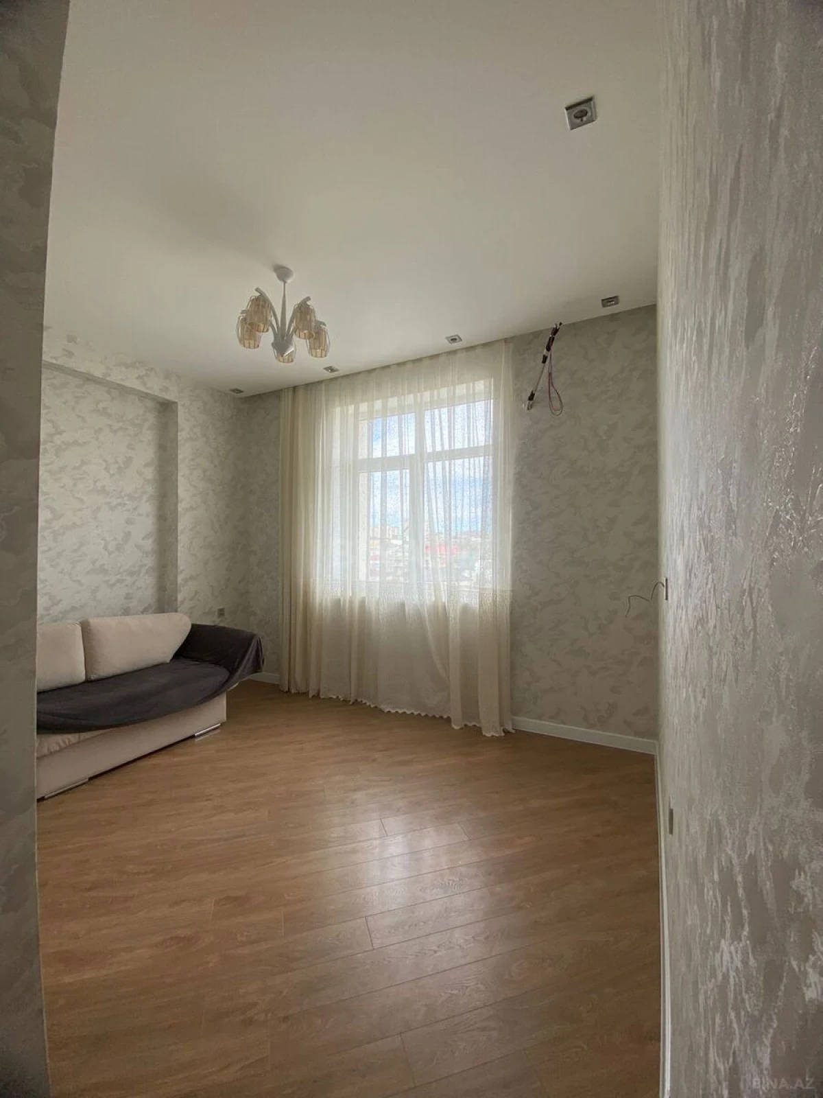 Satılır 2 otaqlı mənzil 70 m²