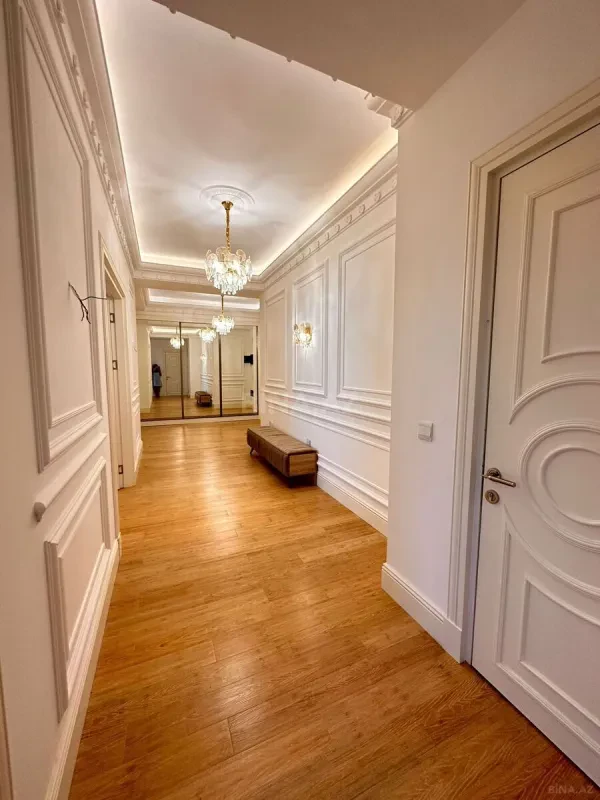 Satılır 2 otaqlı mənzil 111 m²