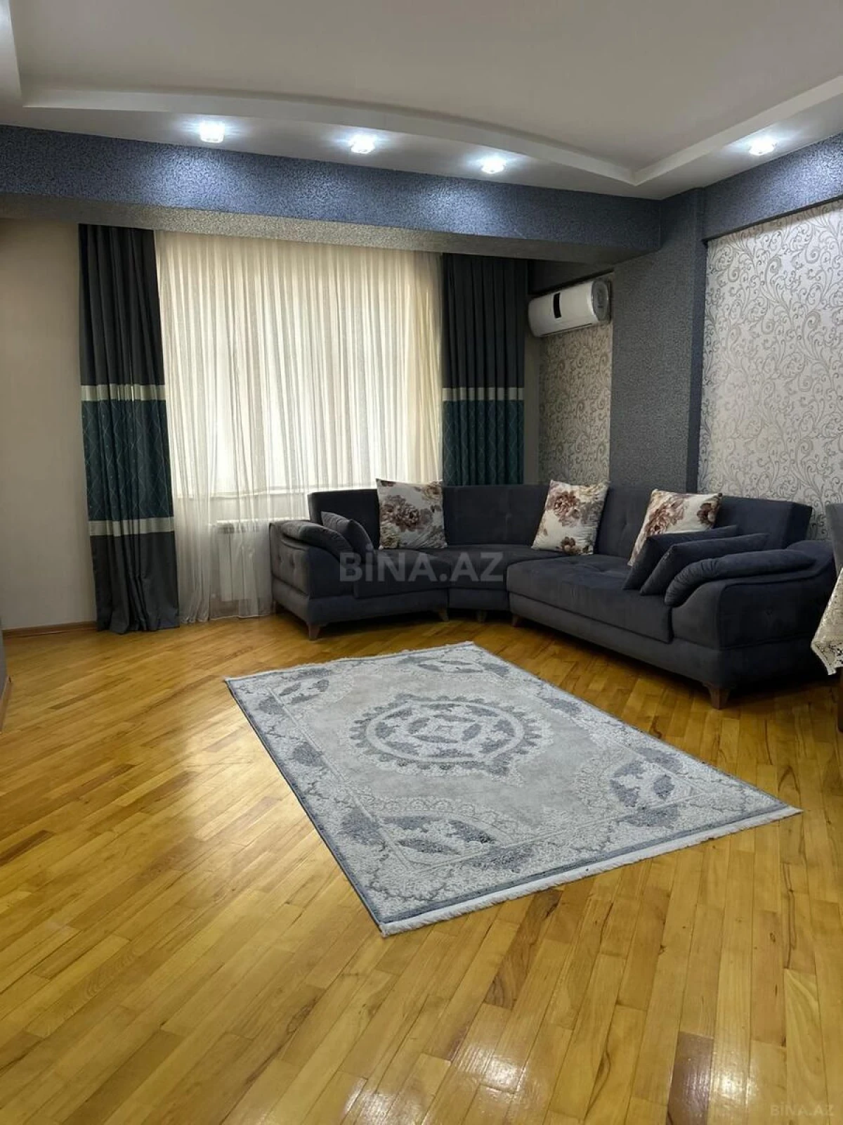 Kirayə verilir 2 otaqlı mənzil 80 m²