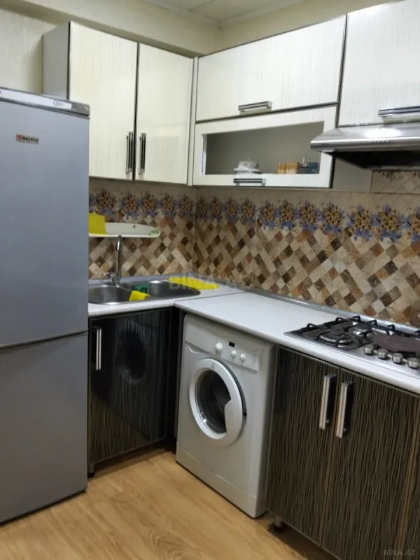 Kirayə verilir 2 otaqlı mənzil 60 m²