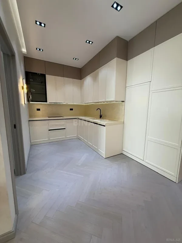 Satılır 2 otaqlı mənzil 68 m²
