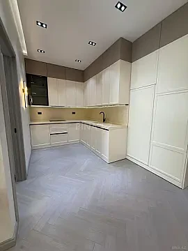 Satılır 2 otaqlı mənzil 68 m²