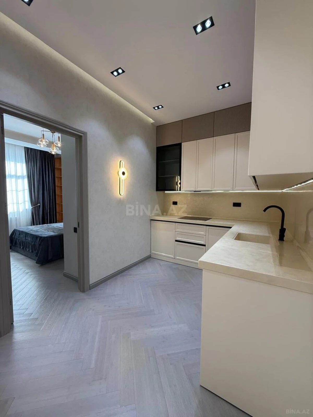 Satılır 2 otaqlı mənzil 68 m²