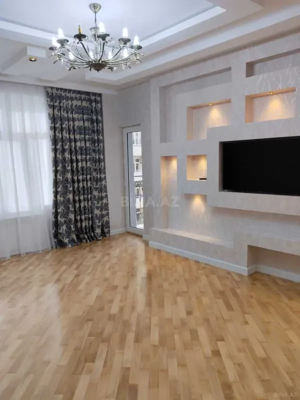 Satılır 3 otaqlı mənzil 106 m²