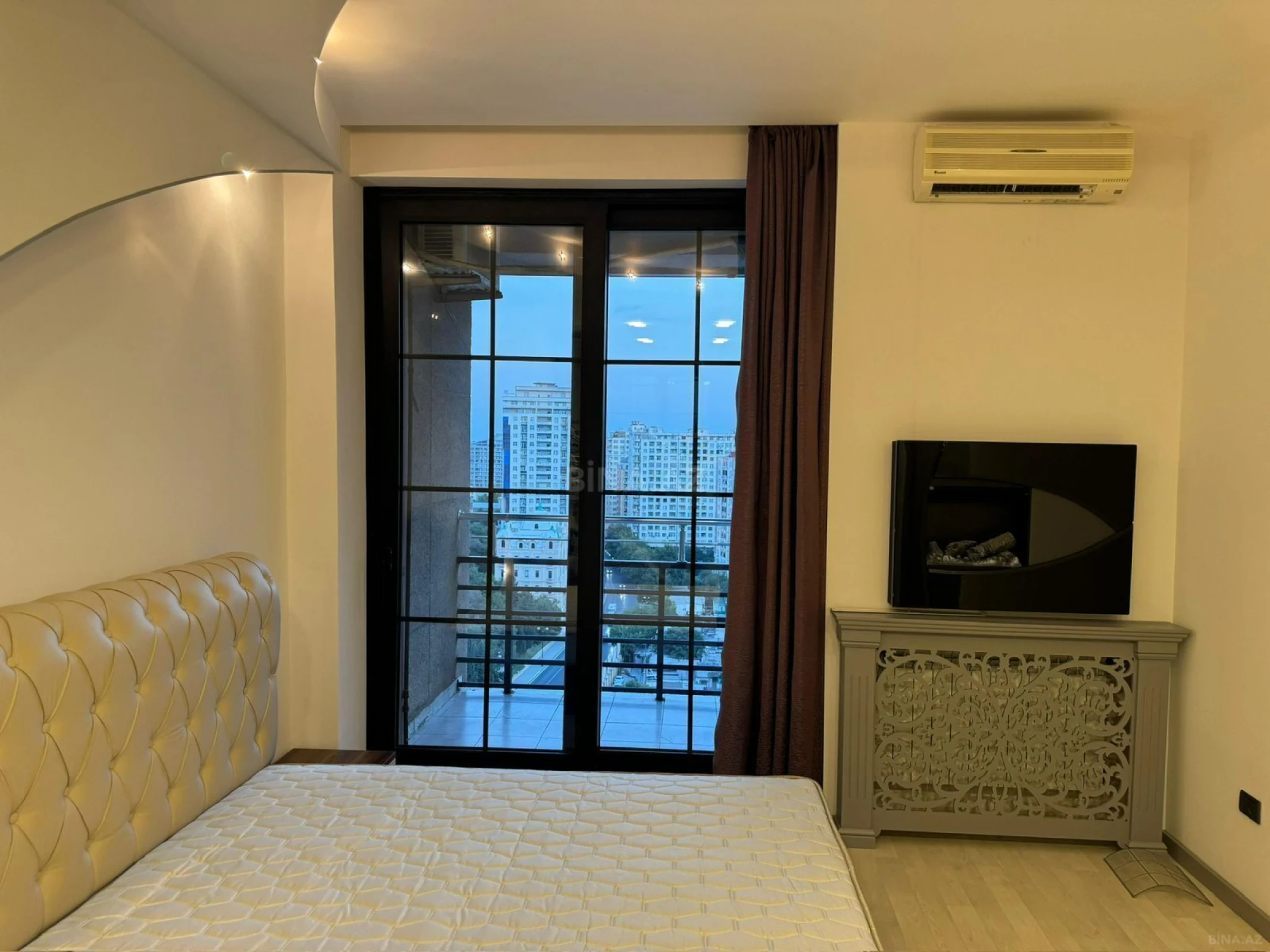 Kirayə verilir 2 otaqlı mənzil 110 m²
