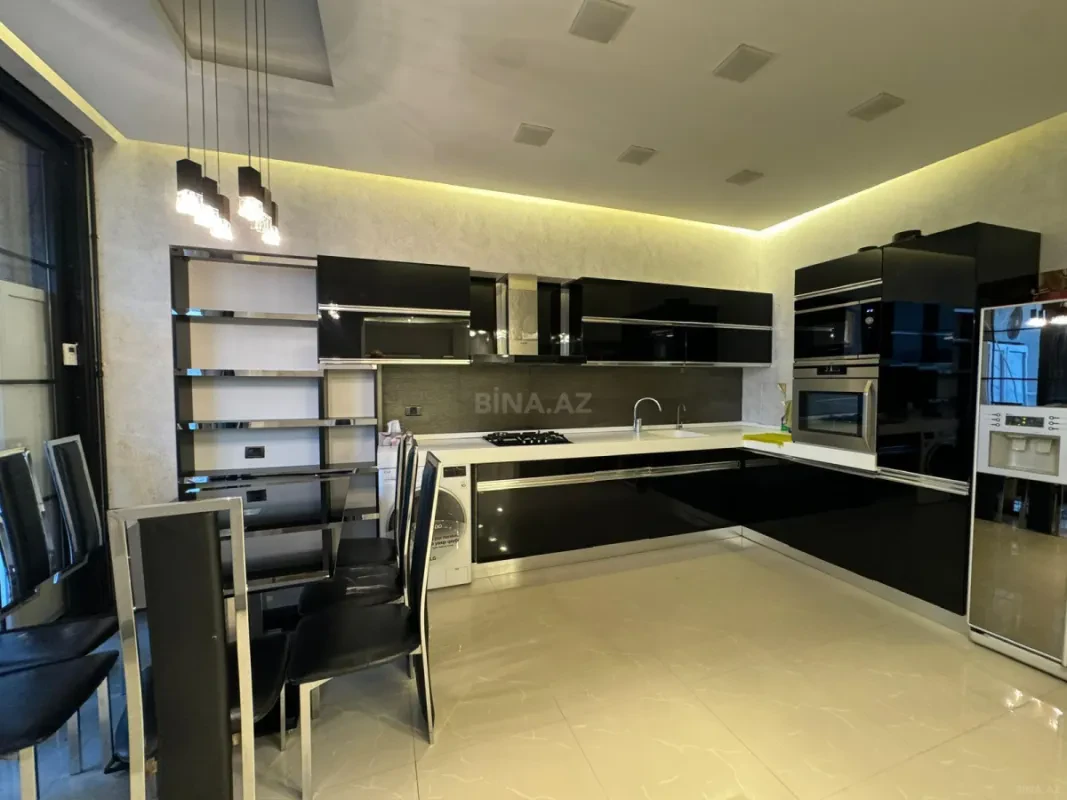 Kirayə verilir 2 otaqlı mənzil 110 m²