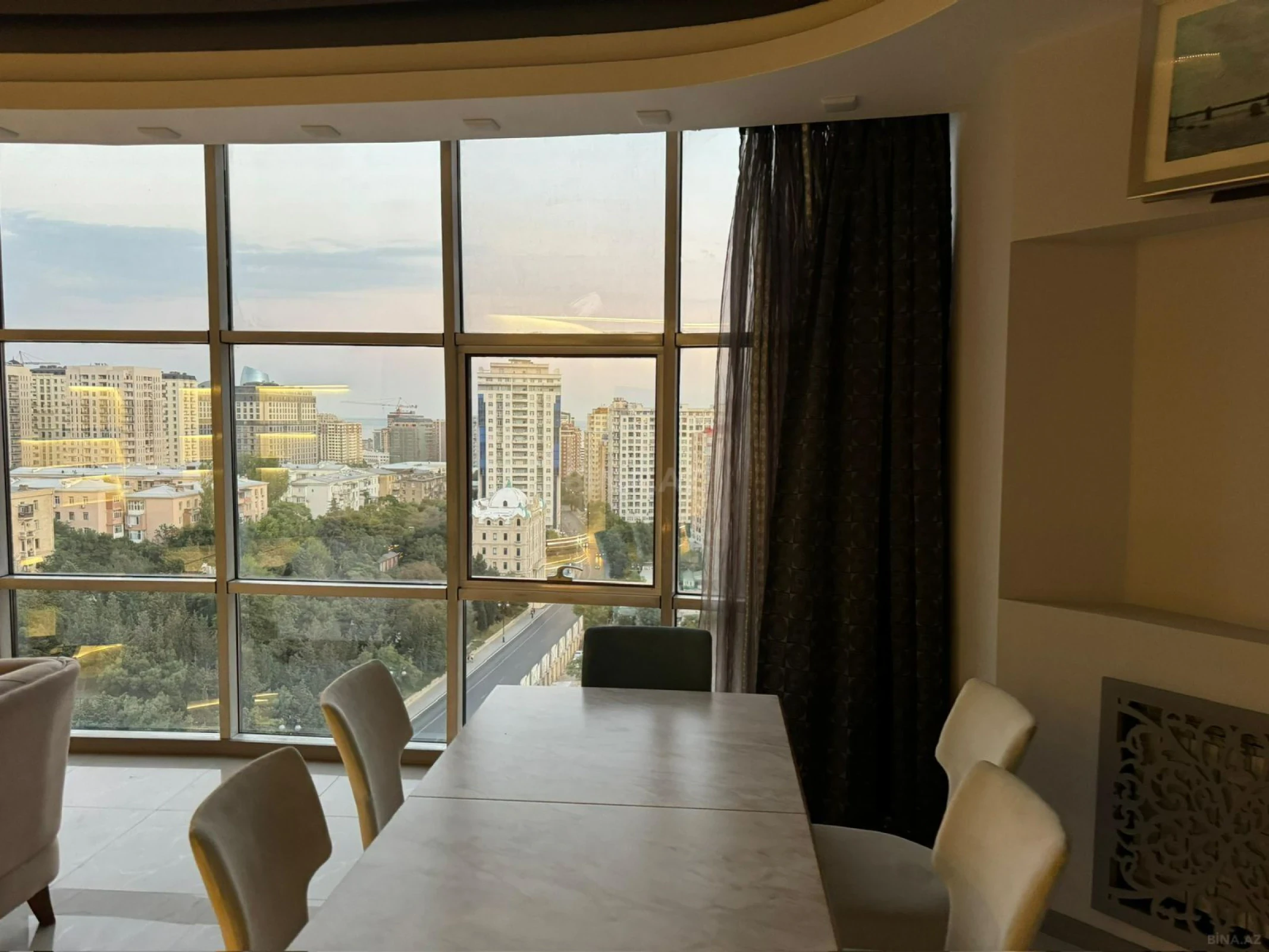Kirayə verilir 2 otaqlı mənzil 110 m²