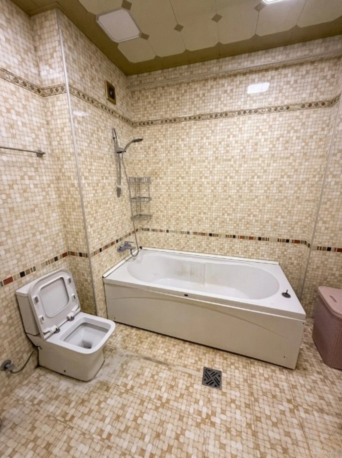 Satılır 4 otaqlı mənzil 169 m²