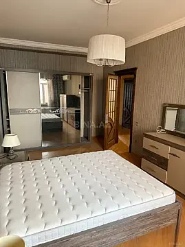 Satılır 4 otaqlı mənzil 169 m²
