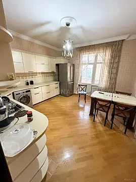 Satılır 4 otaqlı mənzil 169 m²