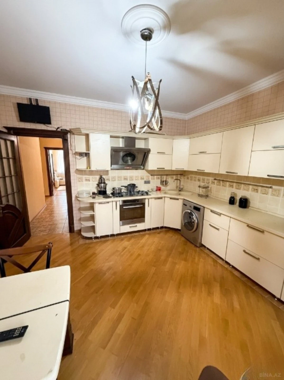 Satılır 4 otaqlı mənzil 169 m²