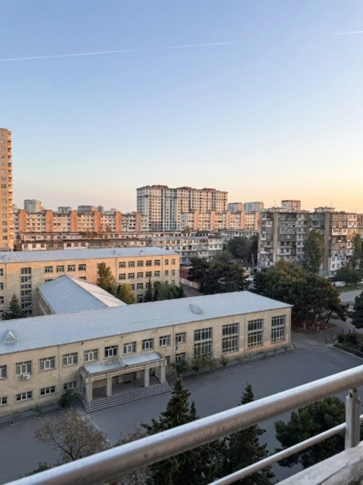 Satılır 4 otaqlı mənzil 169 m²