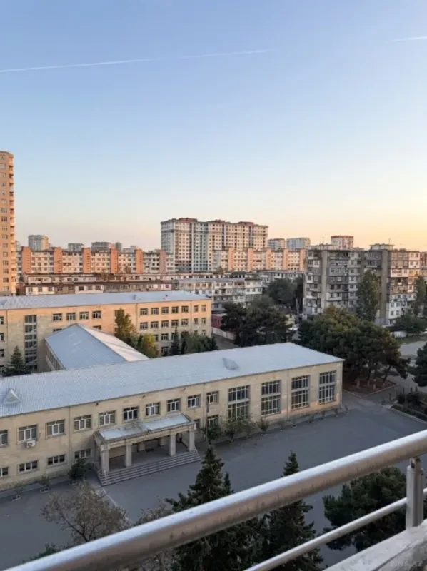 Satılır 4 otaqlı mənzil 169 m²
