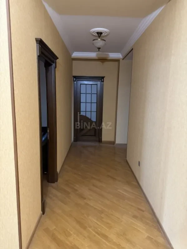 Satılır 4 otaqlı mənzil 169 m²