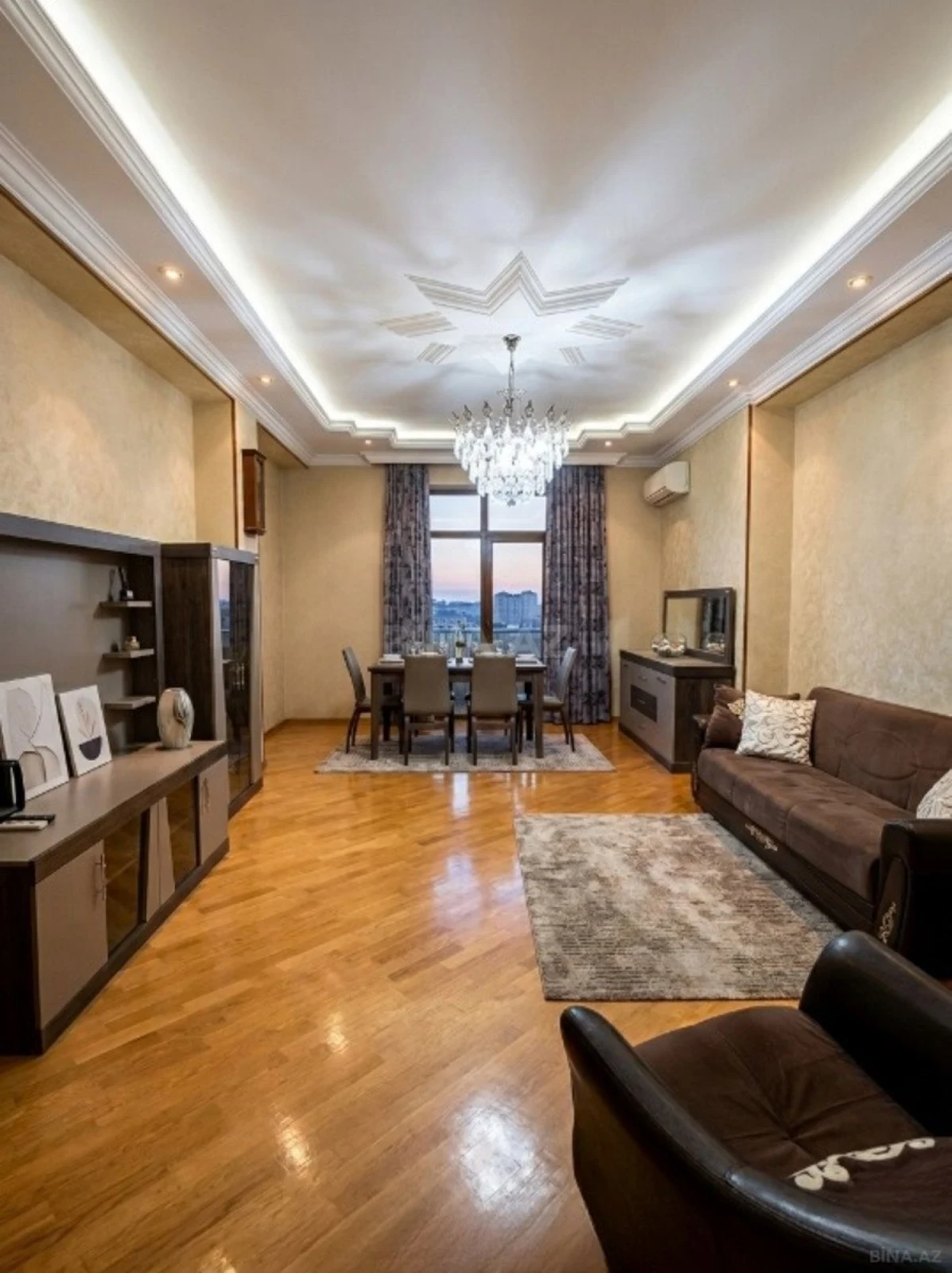 Satılır 4 otaqlı mənzil 169 m²