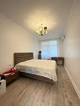 Satılır 2 otaqlı mənzil 75 m²