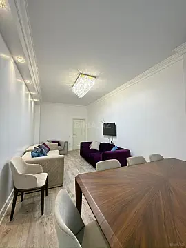 Satılır 2 otaqlı mənzil 75 m²