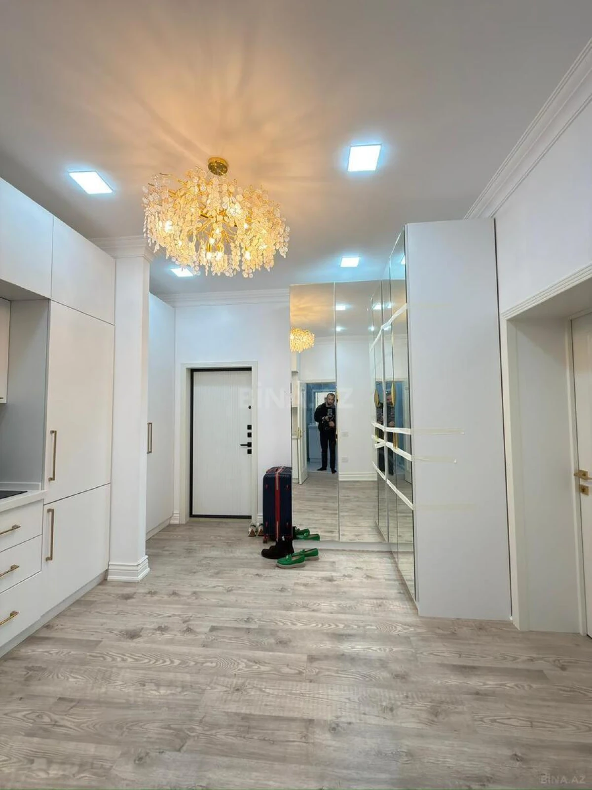 Satılır 2 otaqlı mənzil 75 m²