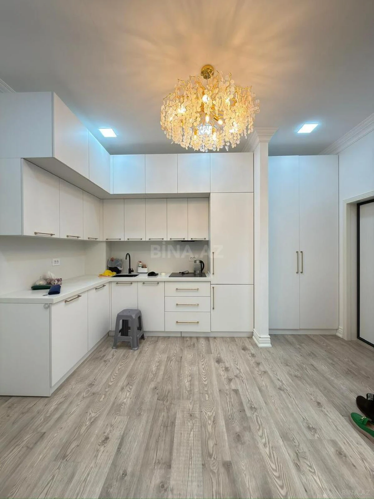 Satılır 2 otaqlı mənzil 75 m²