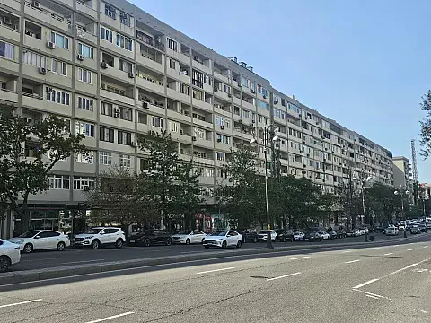 Satılır 3 otaqlı mənzil 62 m² — Bakı, İnşaatçılar 3 otaq 62.00 m²
