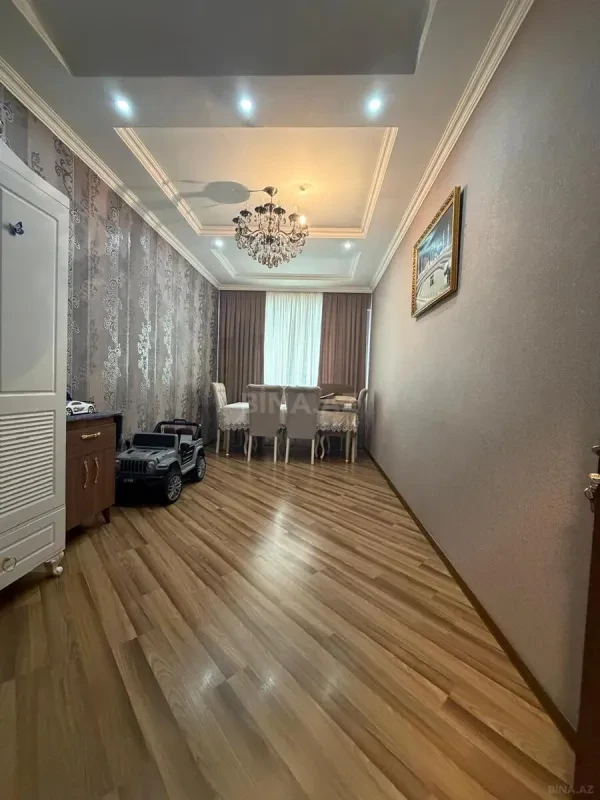 Satılır 2 otaqlı mənzil 83 m²