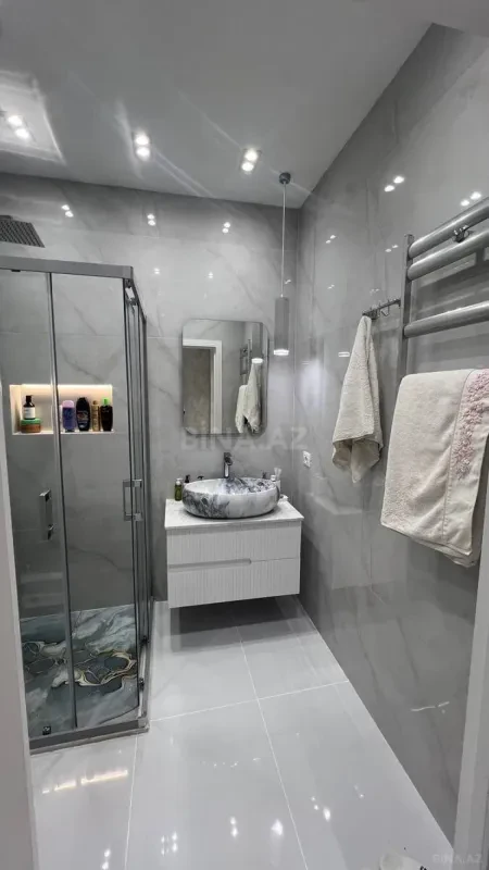 Kirayə verilir 2 otaqlı mənzil 55 m²