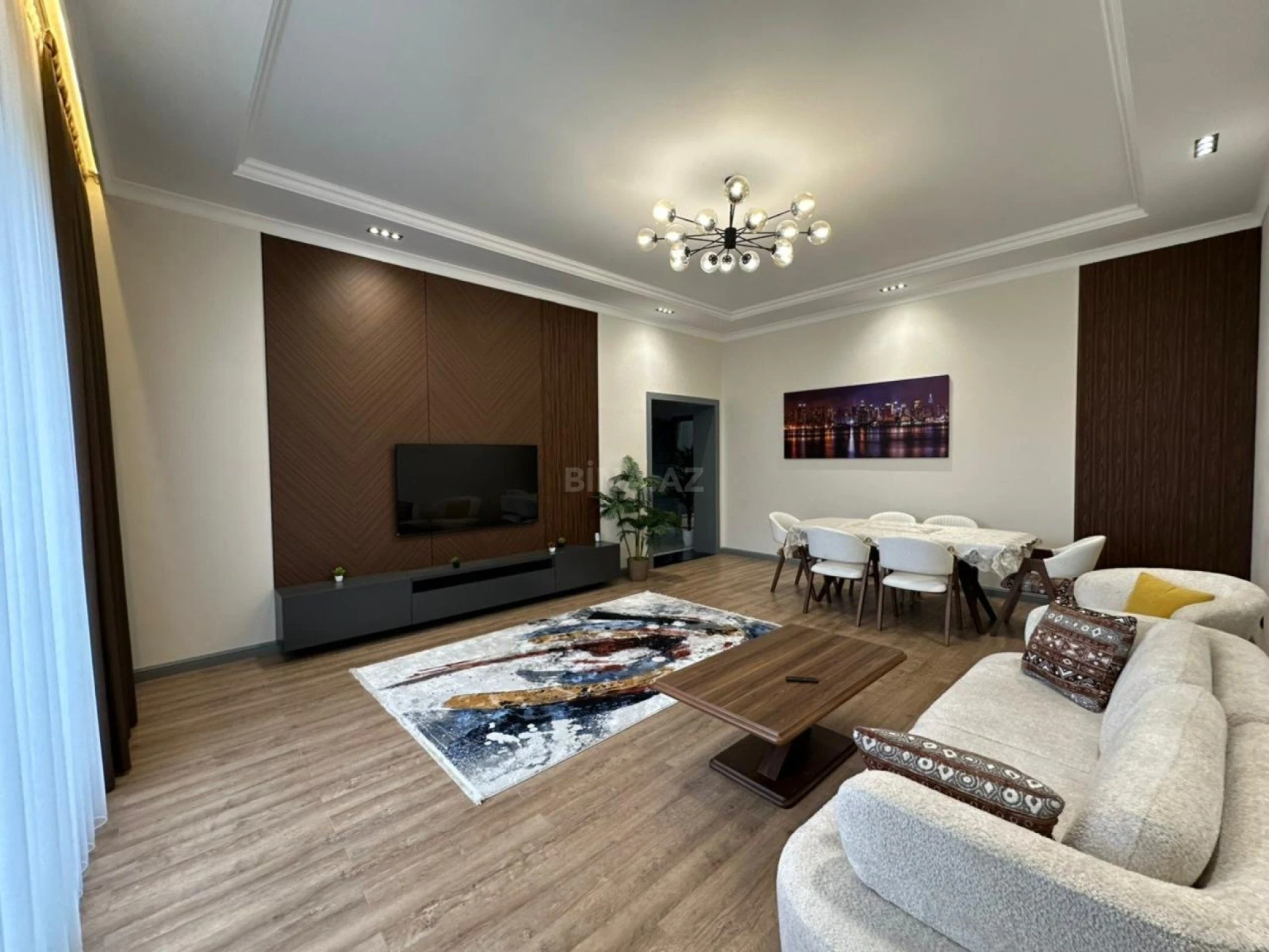 Satılır 5 otaqlı həyət evi 270 m²