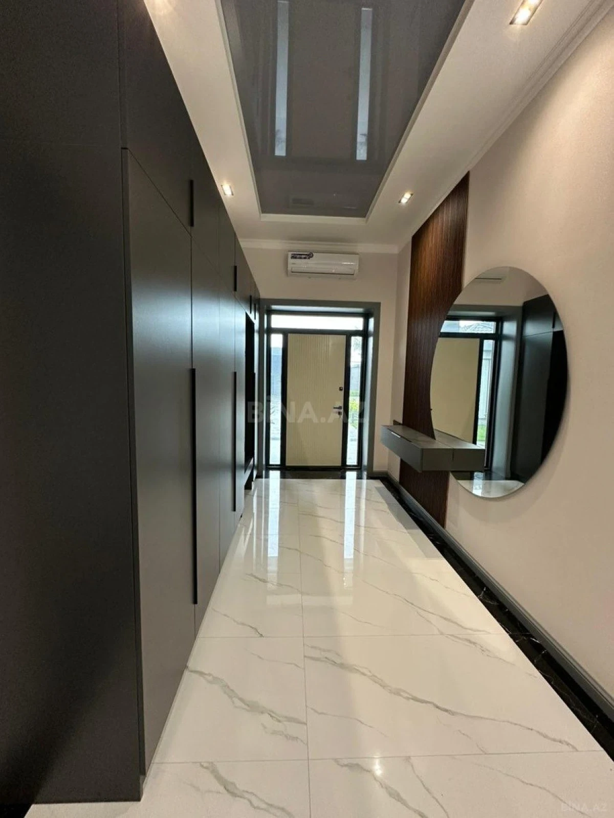 Satılır 5 otaqlı həyət evi 270 m²