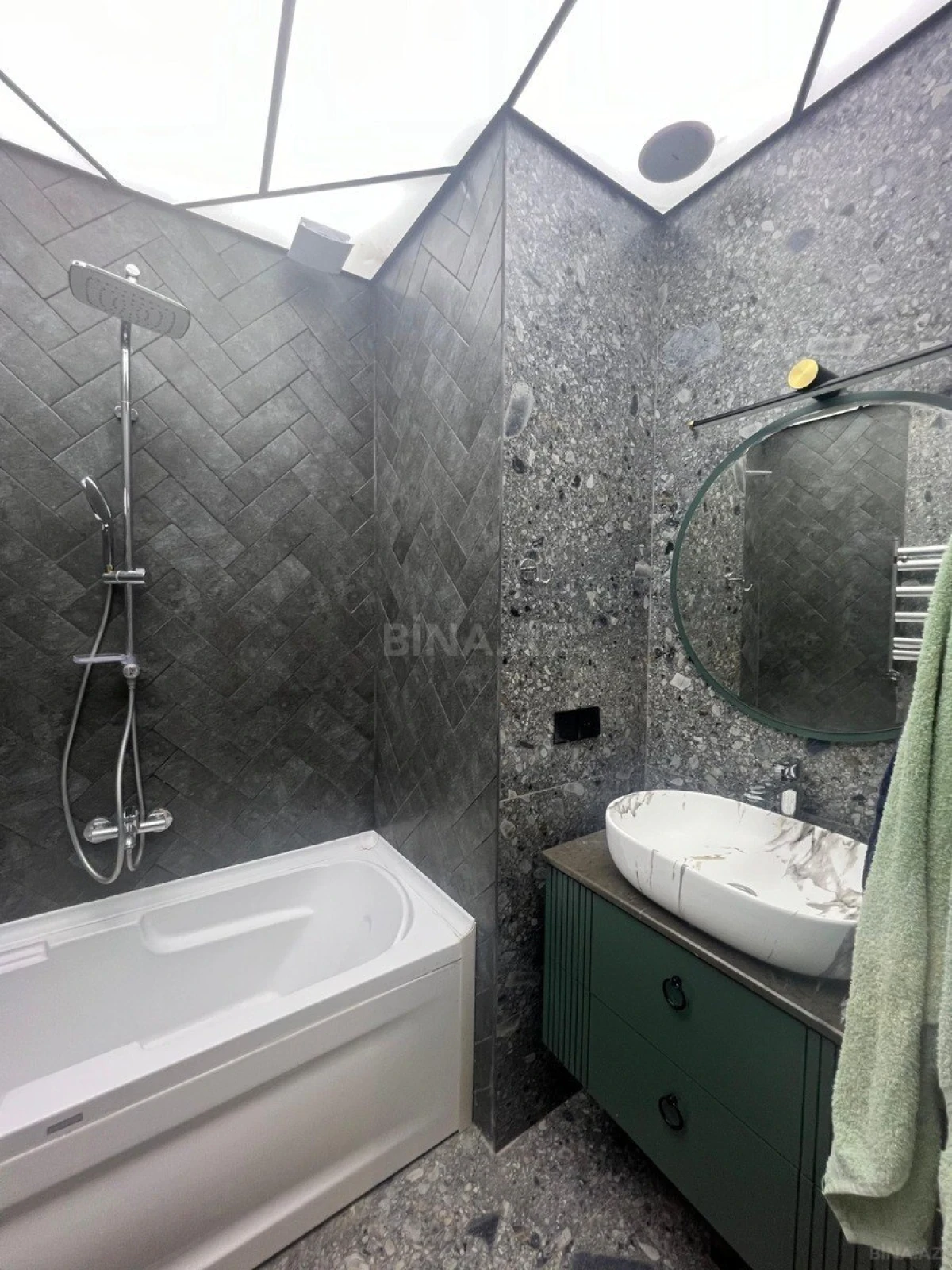 Kirayə verilir 3 otaqlı mənzil 105 m²