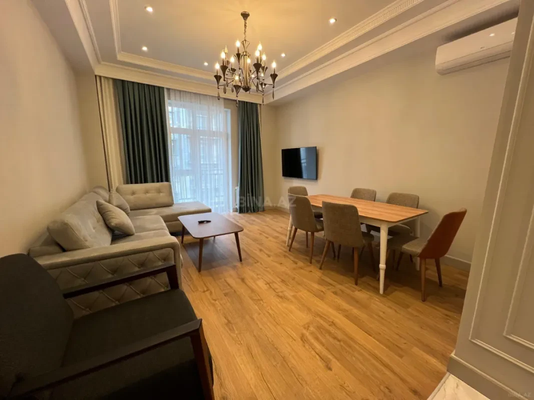 Kirayə verilir 3 otaqlı mənzil 140 m²