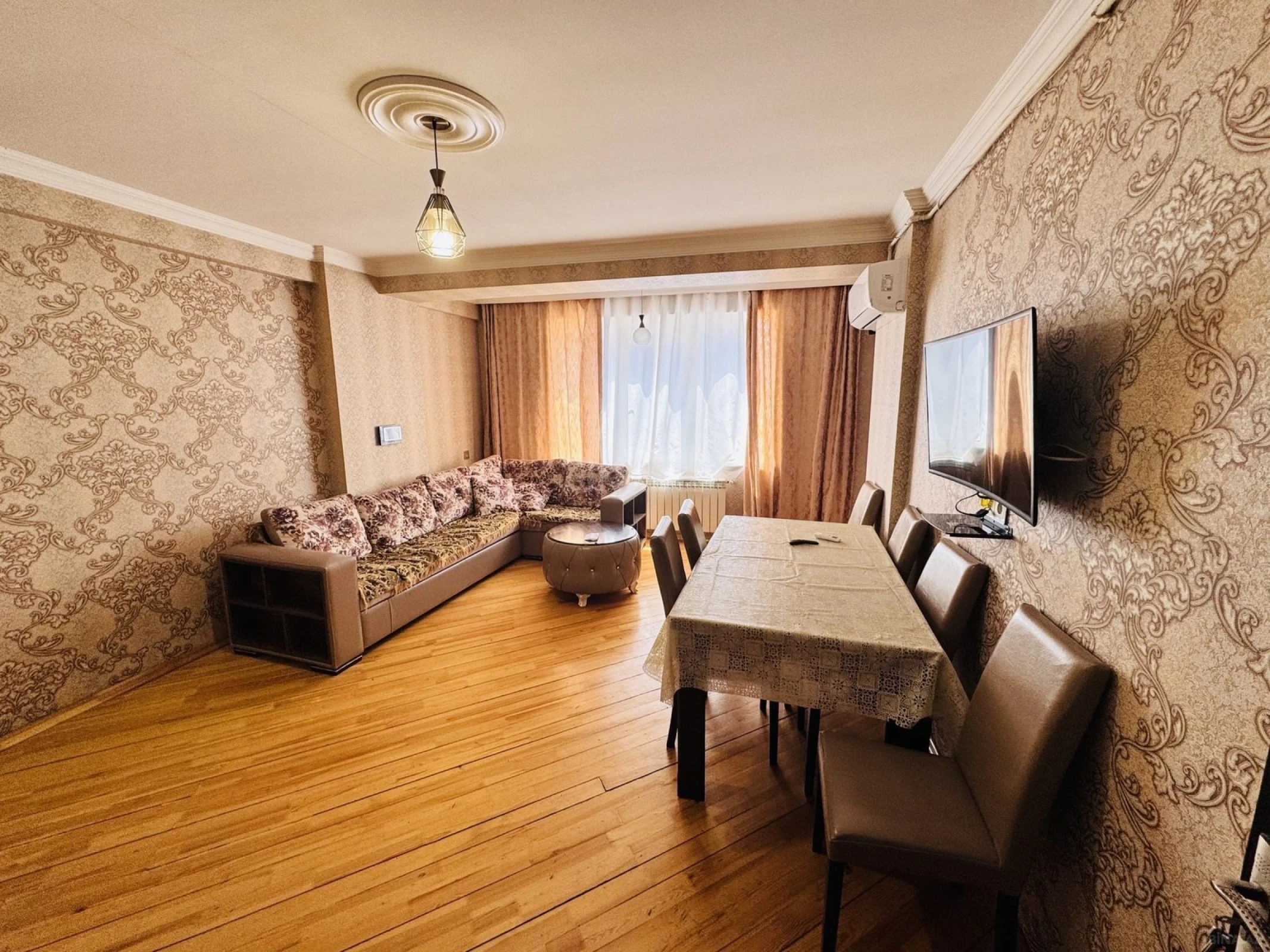 Kirayə verilir 2 otaqlı mənzil 60 m²