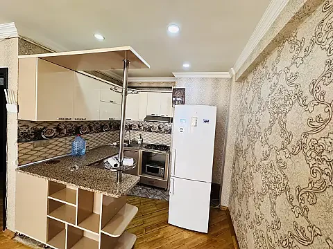 Kirayə verilir 2 otaqlı mənzil 60 m²