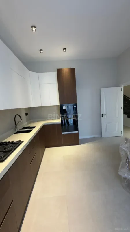 Satılır 5 otaqlı həyət evi 180 m²