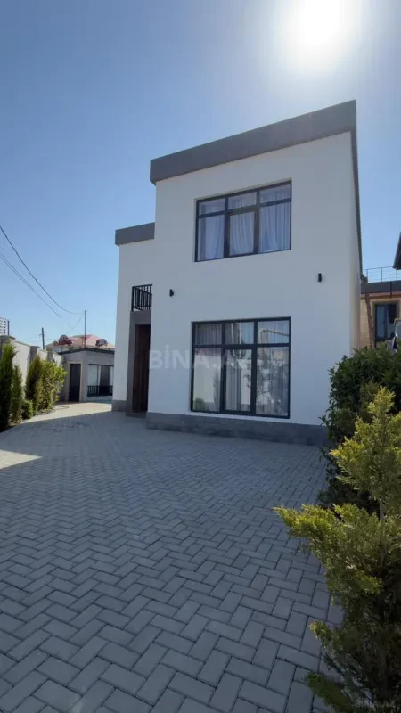 Satılır 5 otaqlı həyət evi 180 m²