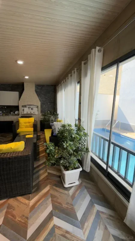 Satılır 5 otaqlı həyət evi 180 m²