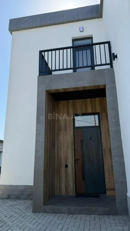 Satılır 5 otaqlı həyət evi 180 m²