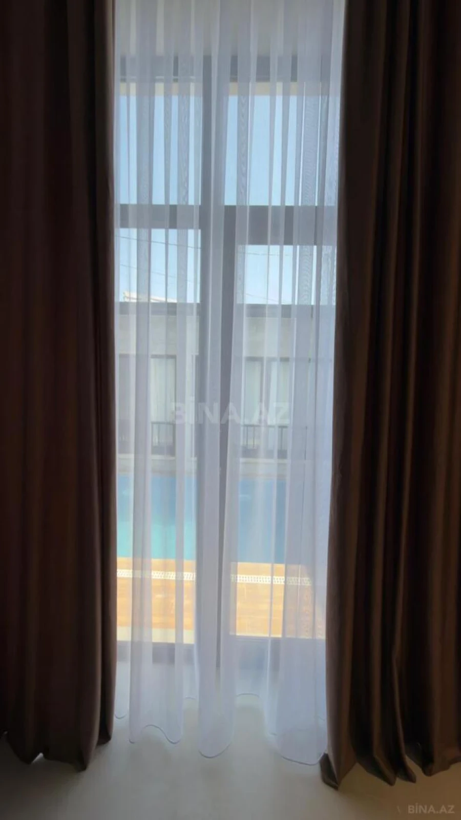 Satılır 5 otaqlı həyət evi 180 m²