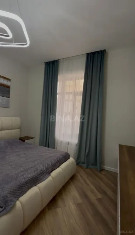 Satılır 5 otaqlı həyət evi 180 m²