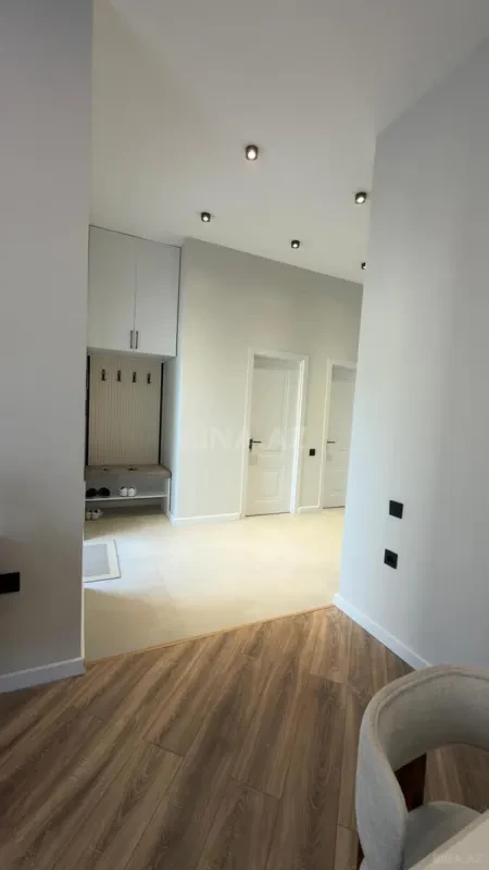 Satılır 5 otaqlı həyət evi 180 m²