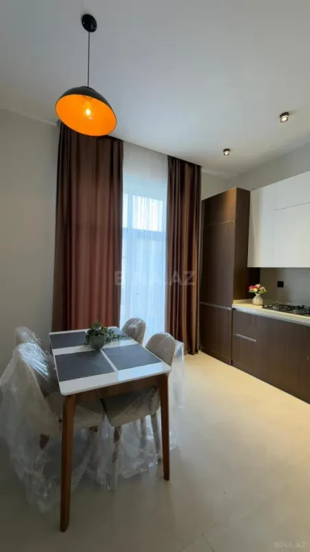 Satılır 5 otaqlı həyət evi 180 m²