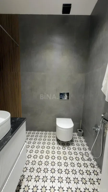 Satılır 5 otaqlı həyət evi 180 m²