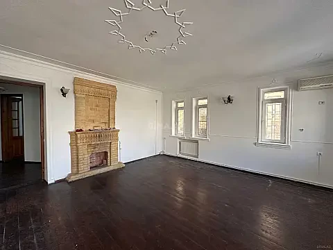 Kirayə verilir 3 otaqlı ofis 150 m² — Bakı 3 otaq 150.00 m²